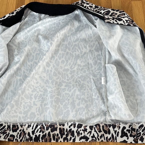Leopard Print Women's Bomber Jacket - Picture 9 of 16